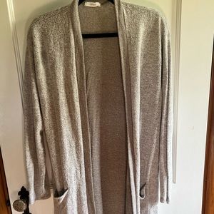 Very soft long cardigan with pockets.